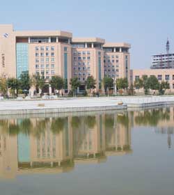 Weifang University学校图片
